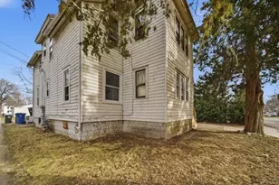 506 Avenue F, Sterling, IL 61081 - Photo 3