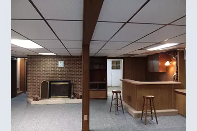 1604 Parkside Court, Freeport, IL 61032 - Photo 9