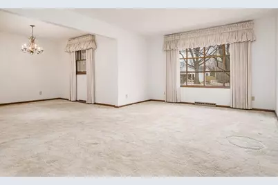 1110 Roxbury Close, Rockford, IL 61107 - Photo 3