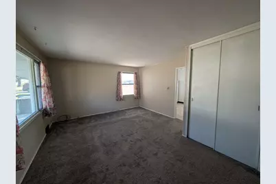 934 Jefferson Drive, Freeport, IL 61032 - Photo 5