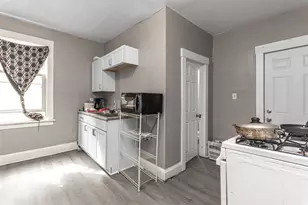 1235 S Court St, Rockford, IL 61102 - Photo 5