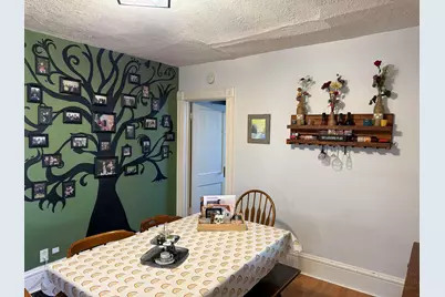 436 N Apple Avenue, Freeport, IL 61032 - Photo 5