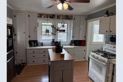 436 N Apple Avenue, Freeport, IL 61032 - Photo 9