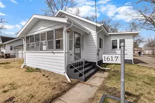 1617 Custer Ave, Rockford, IL 61103 - Photo 1