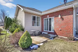 3721 Green Tree Ln, Dekalb, IL 60115 - Photo 3