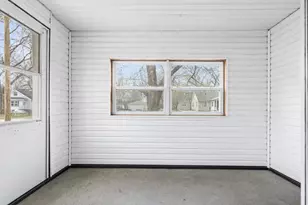 2922 Collins St, Rockford, IL 61108 - Photo 5