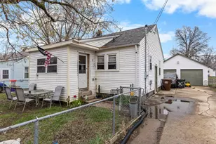 2922 Collins St, Rockford, IL 61108 - Photo 1