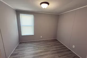 594 Park Ave, Belvidere, IL 61008 - Photo 9