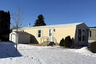 594 Park Ave, Belvidere, IL 61008 - Photo 1