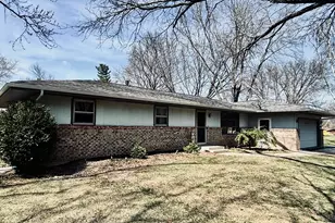 6135 Halverson Dr, Rockford, IL 61109 - Photo 3