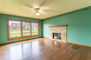 151 N Fox Run Ln, Byron, IL 61010 - Photo 3