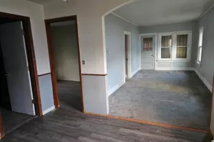 2907 Vinton Ave, Rockford, IL 61101 - Photo 3