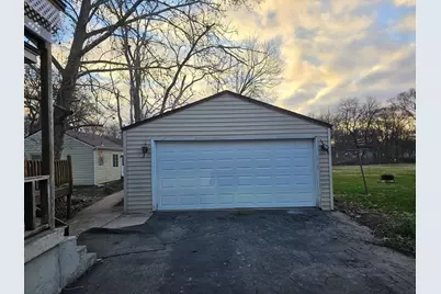 2907 Vinton, Rockford, IL 61101 - Photo 3