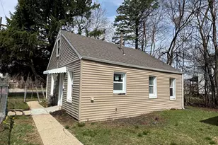 2824 School St, Rockford, IL 61101 - Photo 5