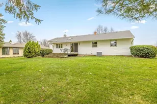 507 Goodling St, Winnebago, IL 61088 - Photo 3