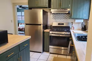 712 Seminary St, Rockford, IL 61104 - Photo 9