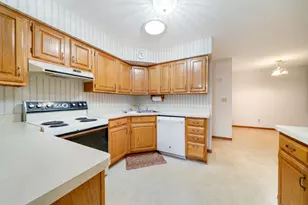 5036 Valley Pines Dr, Rockford, IL 61109 - Photo 11