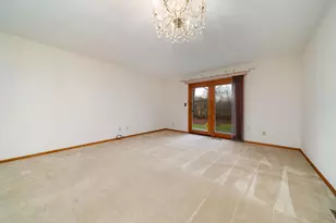 5036 Valley Pines Dr, Rockford, IL 61109 - Photo 7