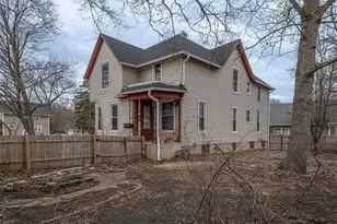 1304 Benton St, Rockford, IL 61107 - Photo 3