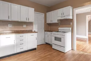 1304 Benton St, Rockford, IL 61107 - Photo 5