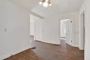 1012 N Court St, Rockford, IL 61103 - Photo 3