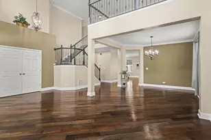 342 Comstock Dr, Elgin, IL 60124 - Photo 5