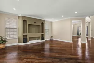 342 Comstock Dr, Elgin, IL 60124 - Photo 9