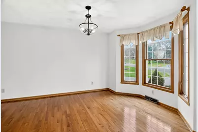 6980 N Summit Drive, Byron, IL 61010 - Photo 9