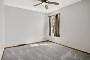 6980 N Summit Dr, Byron, IL 61010 - Photo 31