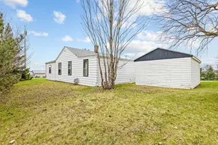 2280 Rock City Rd, Ridott, IL 61067 - Photo 9