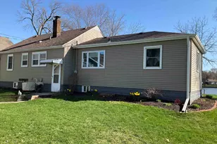 5199 Browns Beach Rd, Rockford, IL 61103 - Photo 7