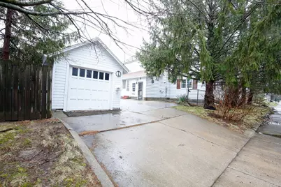 422 N Hennepin Avenue, Dixon, IL 61021 - Photo 7