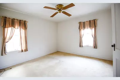 422 N Hennepin Avenue, Dixon, IL 61021 - Photo 17