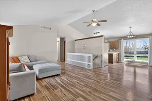 13615 Briarwood Ln, Roscoe, IL 61073 - Photo 9