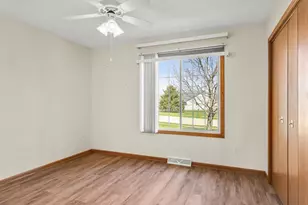 518 Breezeway Dr, Pearl City, IL 61062 - Photo 21