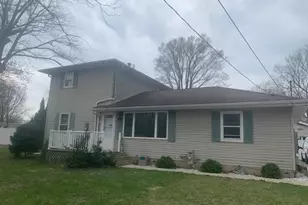 1818 S Carr St, Streator, IL 61364 - Photo 1