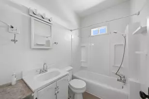 324 E 2nd St, Dixon, IL 61021 - Photo 11