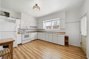 324 E 2nd St, Dixon, IL 61021 - Photo 9