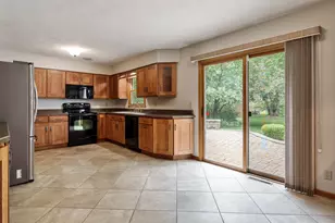 8319 Woodbridge Ln, Machesney Park, IL 61115 - Photo 13