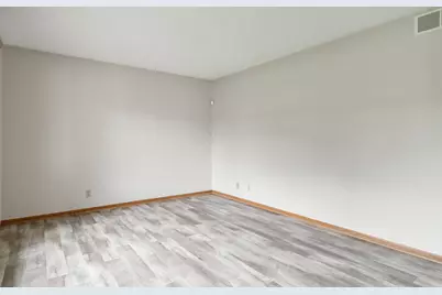 8319 Woodbridge Lane, Machesney Park, IL 61115 - Photo 5