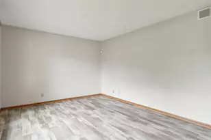 8319 Woodbridge Ln, Machesney Park, IL 61115 - Photo 5