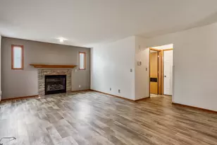 8319 Woodbridge Ln, Machesney Park, IL 61115 - Photo 9