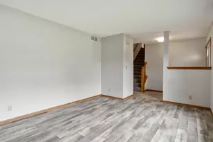 8319 Woodbridge Ln, Machesney Park, IL 61115 - Photo 7