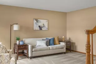 8027 Barclay Rd, Rockford, IL 61102 - Photo 7