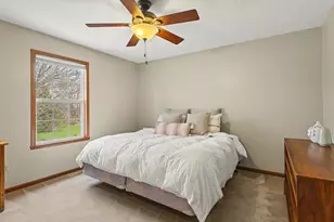 8027 Barclay Rd, Rockford, IL 61102 - Photo 39