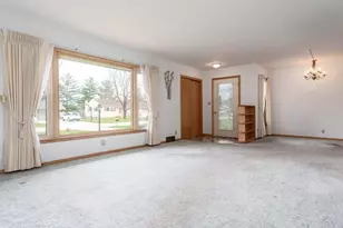 304 Bunn Dr, Rockton, IL 61072 - Photo 5