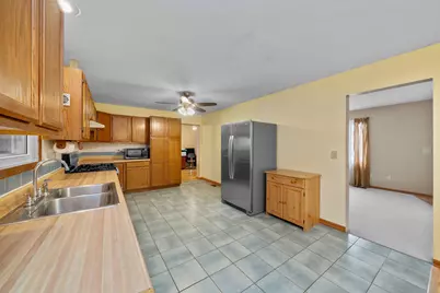 924 Suzy Street, Sandwich, IL 60548 - Photo 7