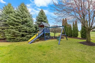 941 Tivoli Dr, Rockford, IL 61107 - Photo 55