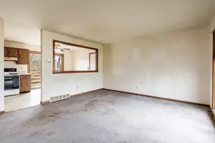 8512 Mildred Rd, Machesney Park, IL 61115 - Photo 5