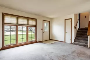 8512 Mildred Rd, Machesney Park, IL 61115 - Photo 7